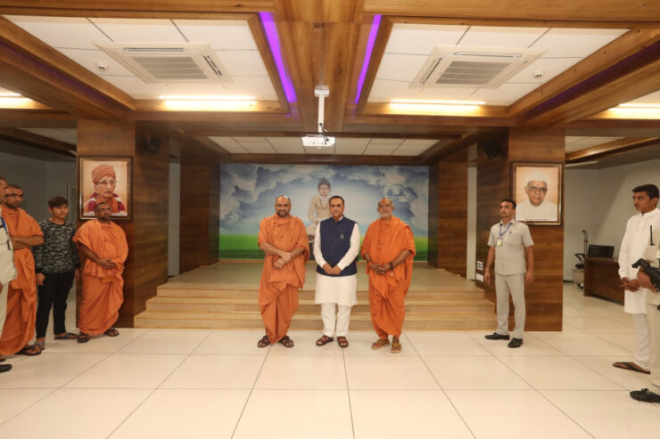 Vijaybhai-Rupani-12-740x493