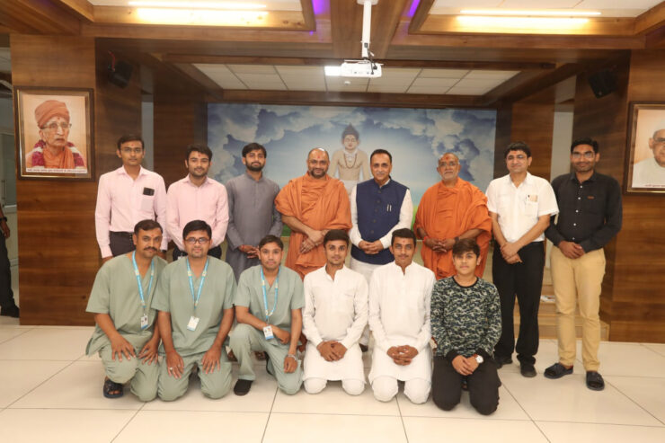 Vijaybhai-Rupani-14-740x493