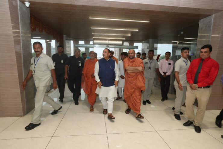 Vijaybhai-Rupani-4-740x493